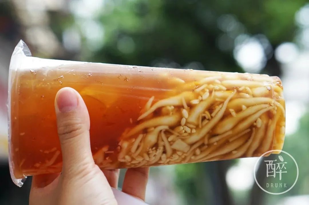 DƬ